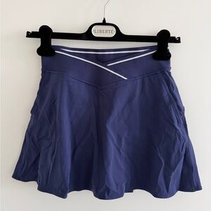 Lululemon V waisted tennis skirt